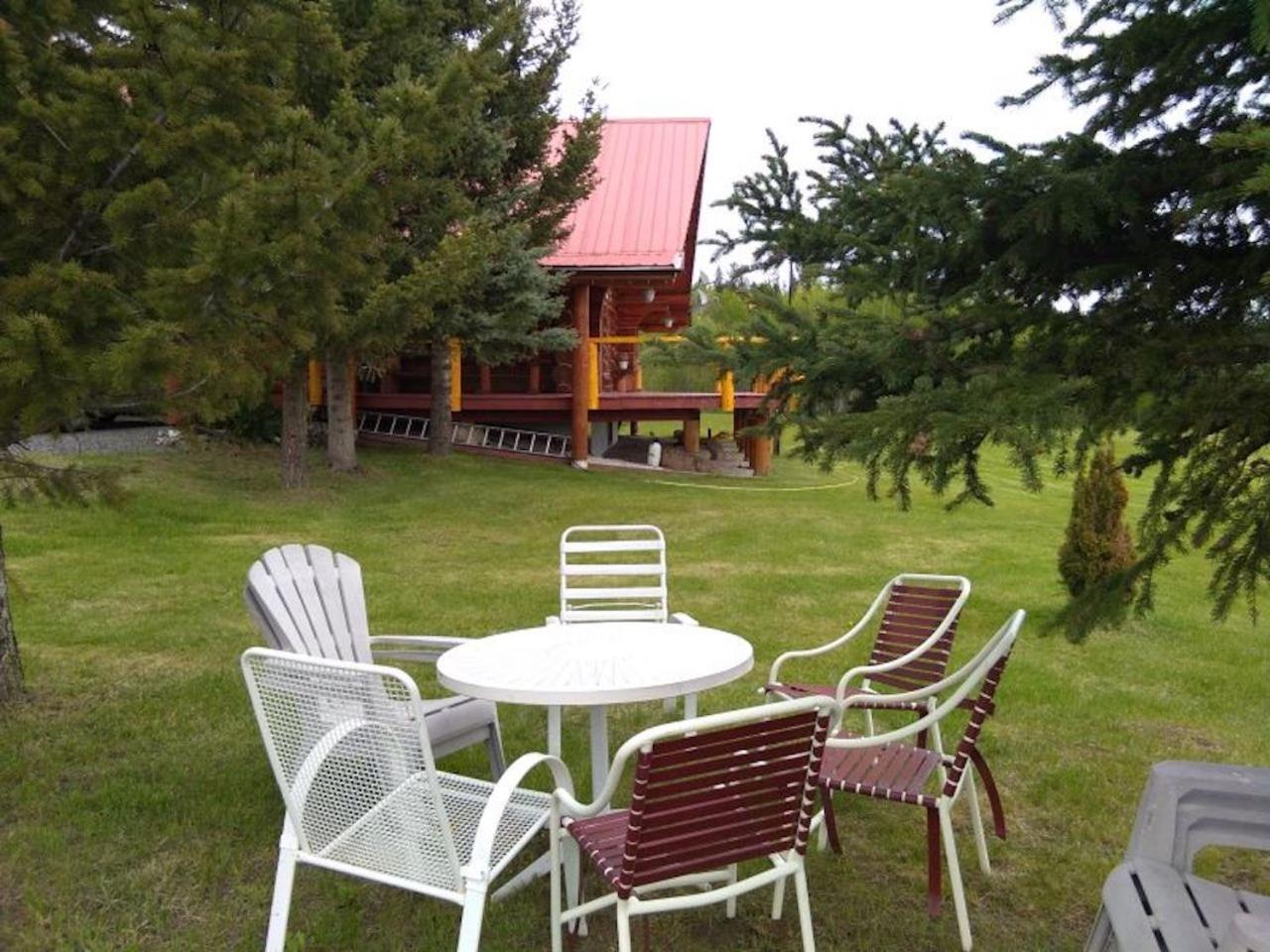 Cariboo Log Guest House Lac La Hache Exterior photo